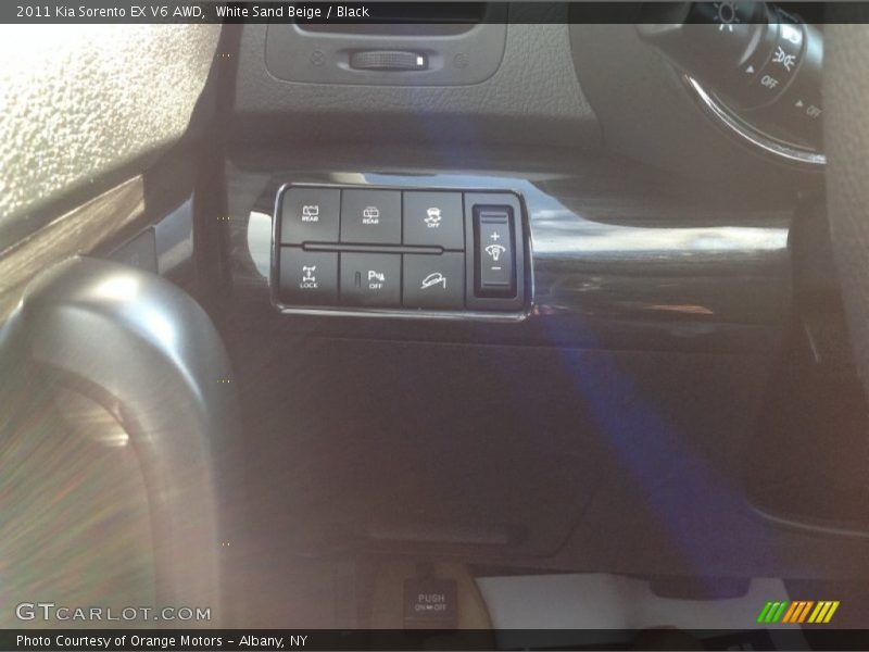 White Sand Beige / Black 2011 Kia Sorento EX V6 AWD