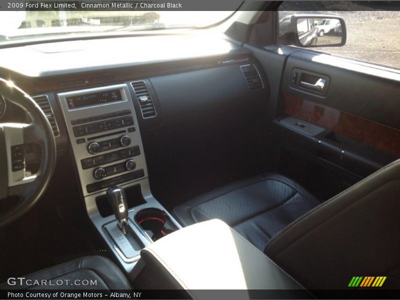 Cinnamon Metallic / Charcoal Black 2009 Ford Flex Limited