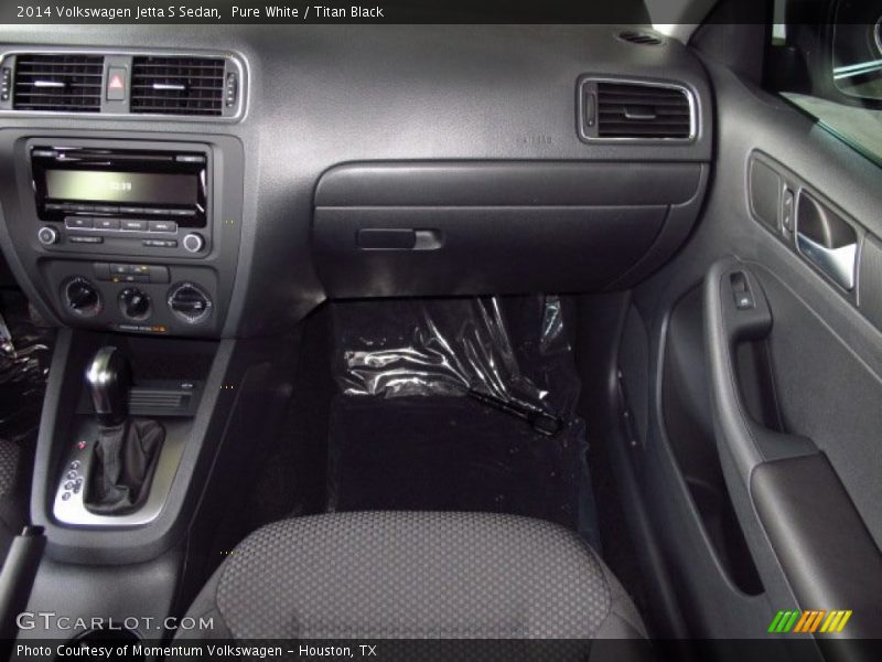 Pure White / Titan Black 2014 Volkswagen Jetta S Sedan