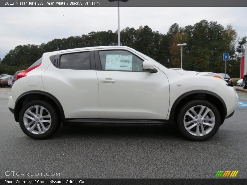 Pearl White / Black/Silver Trim 2013 Nissan Juke SV