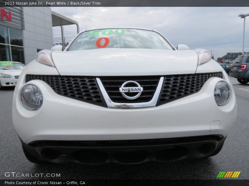 Pearl White / Black/Silver Trim 2013 Nissan Juke SV