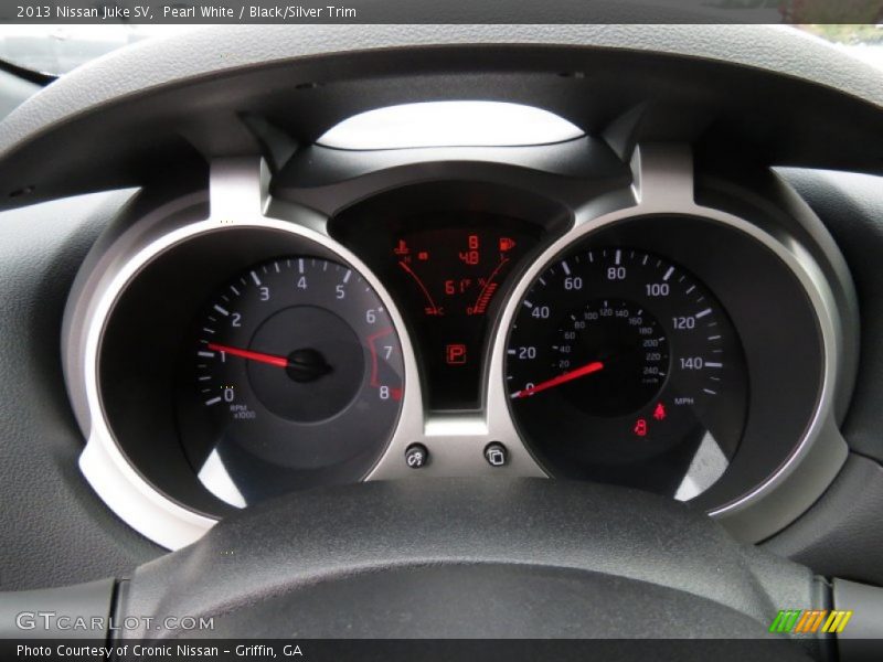 Pearl White / Black/Silver Trim 2013 Nissan Juke SV