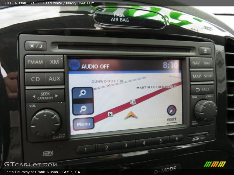 Pearl White / Black/Silver Trim 2013 Nissan Juke SV