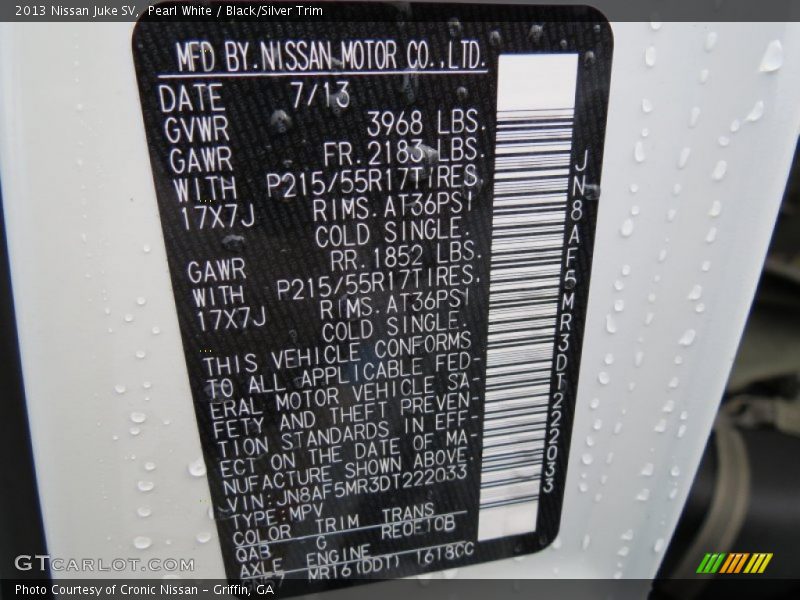 Pearl White / Black/Silver Trim 2013 Nissan Juke SV