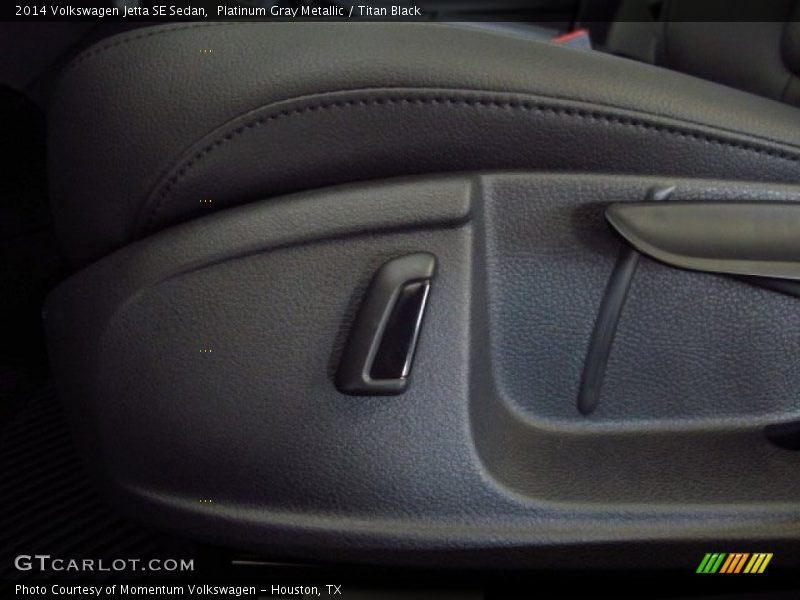 Platinum Gray Metallic / Titan Black 2014 Volkswagen Jetta SE Sedan