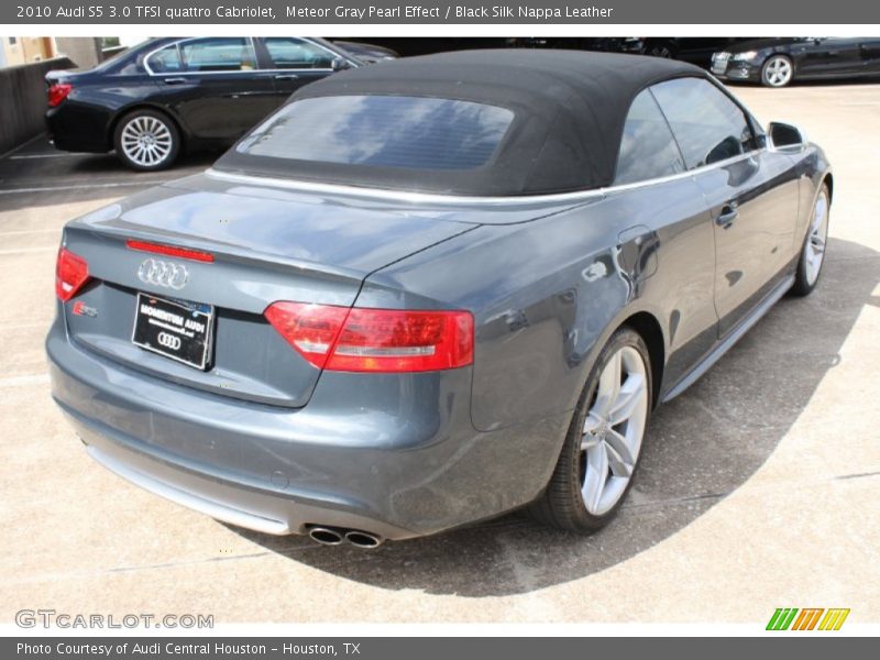 Meteor Gray Pearl Effect / Black Silk Nappa Leather 2010 Audi S5 3.0 TFSI quattro Cabriolet