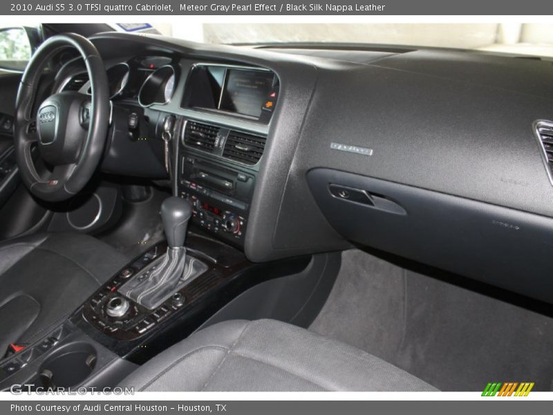 Meteor Gray Pearl Effect / Black Silk Nappa Leather 2010 Audi S5 3.0 TFSI quattro Cabriolet