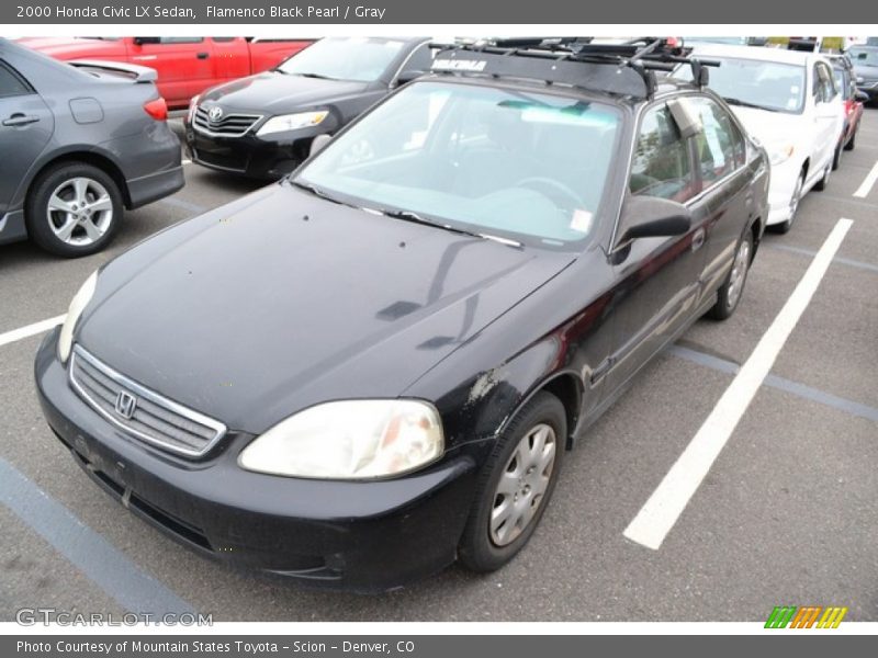 Front 3/4 View of 2000 Civic LX Sedan