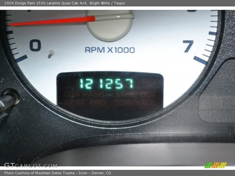 Bright White / Taupe 2004 Dodge Ram 1500 Laramie Quad Cab 4x4