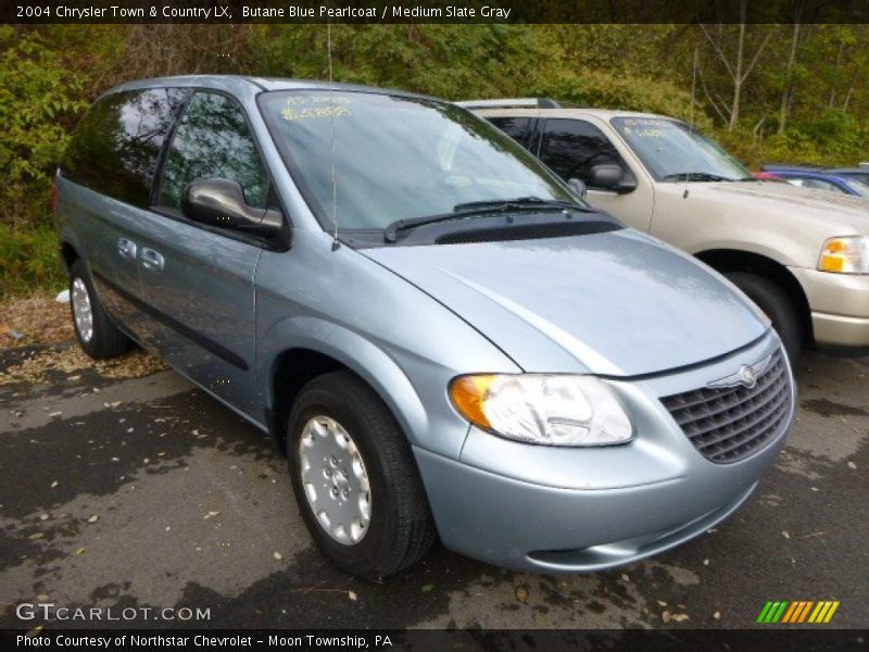 Front 3/4 View of 2004 Town & Country LX