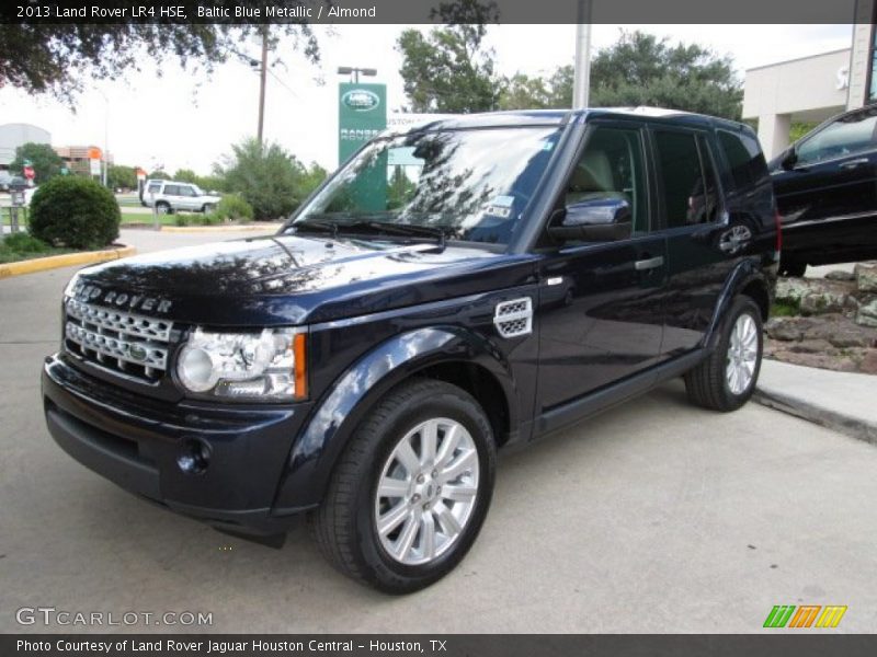 Front 3/4 View of 2013 LR4 HSE