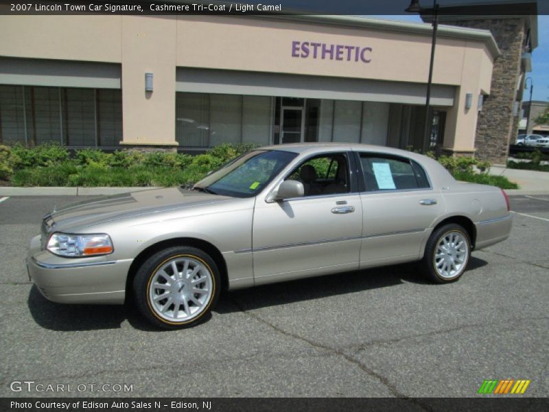 Cashmere Tri-Coat / Light Camel 2007 Lincoln Town Car Signature