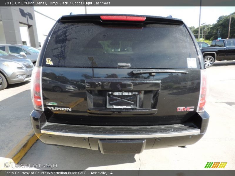 Onyx Black / Cocoa/Light Cashmere 2011 GMC Yukon Denali