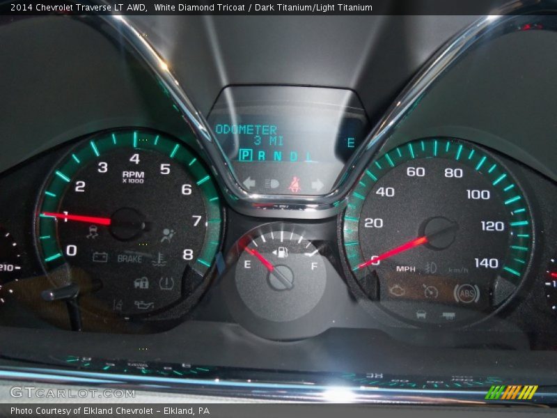 White Diamond Tricoat / Dark Titanium/Light Titanium 2014 Chevrolet Traverse LT AWD