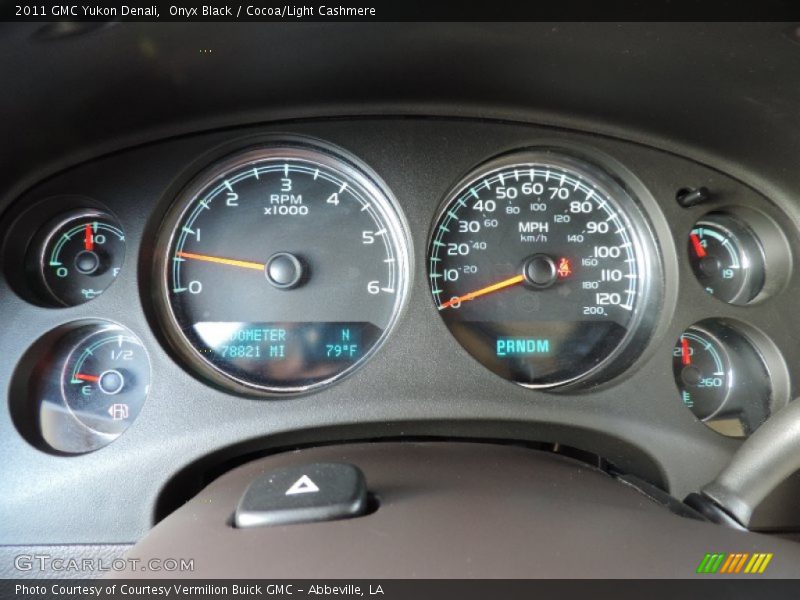 Onyx Black / Cocoa/Light Cashmere 2011 GMC Yukon Denali