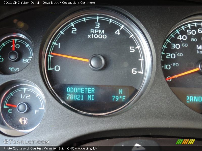 Onyx Black / Cocoa/Light Cashmere 2011 GMC Yukon Denali