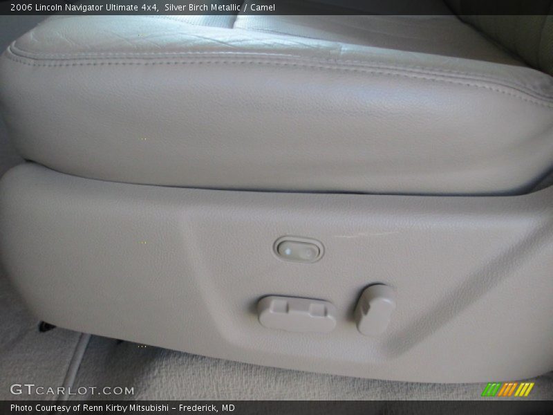Silver Birch Metallic / Camel 2006 Lincoln Navigator Ultimate 4x4