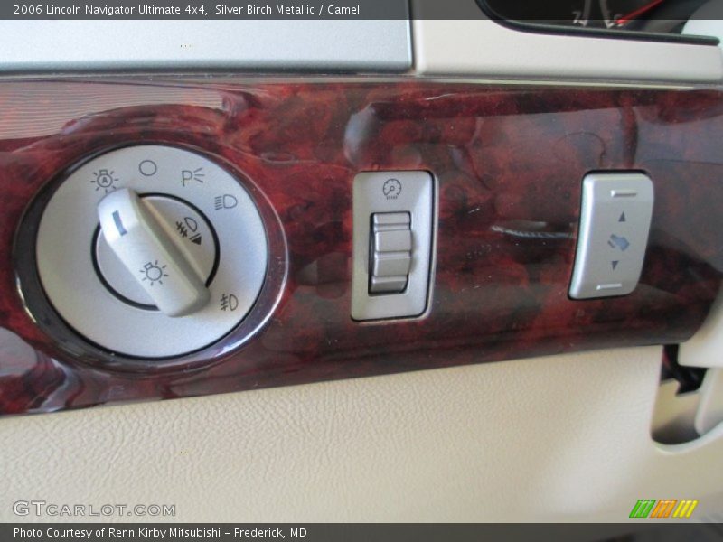Silver Birch Metallic / Camel 2006 Lincoln Navigator Ultimate 4x4
