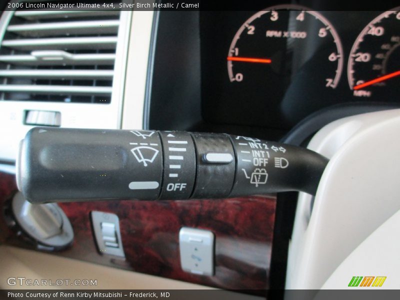 Silver Birch Metallic / Camel 2006 Lincoln Navigator Ultimate 4x4