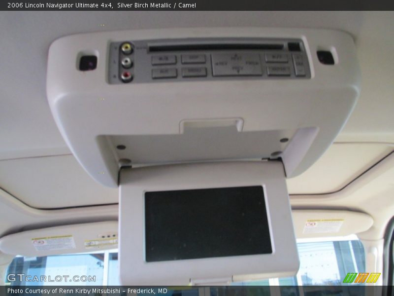 Silver Birch Metallic / Camel 2006 Lincoln Navigator Ultimate 4x4