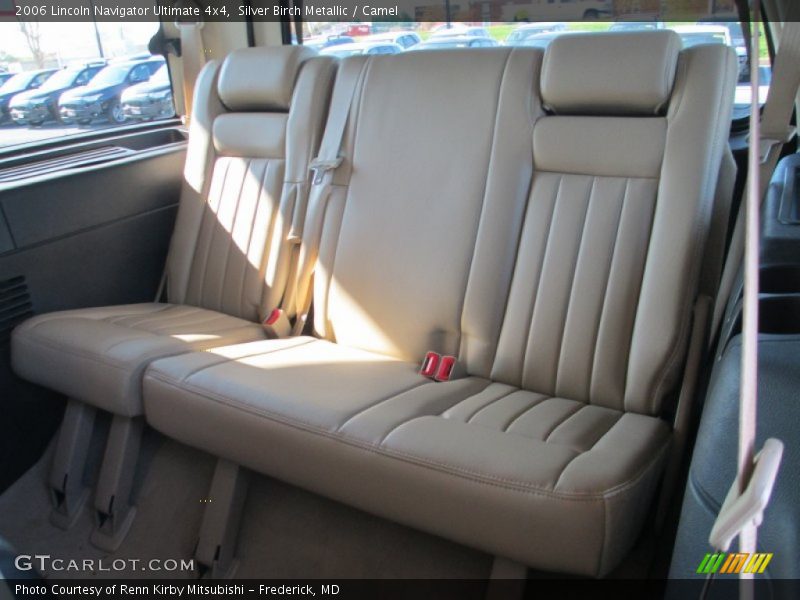 Silver Birch Metallic / Camel 2006 Lincoln Navigator Ultimate 4x4