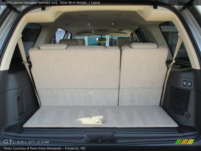 Silver Birch Metallic / Camel 2006 Lincoln Navigator Ultimate 4x4