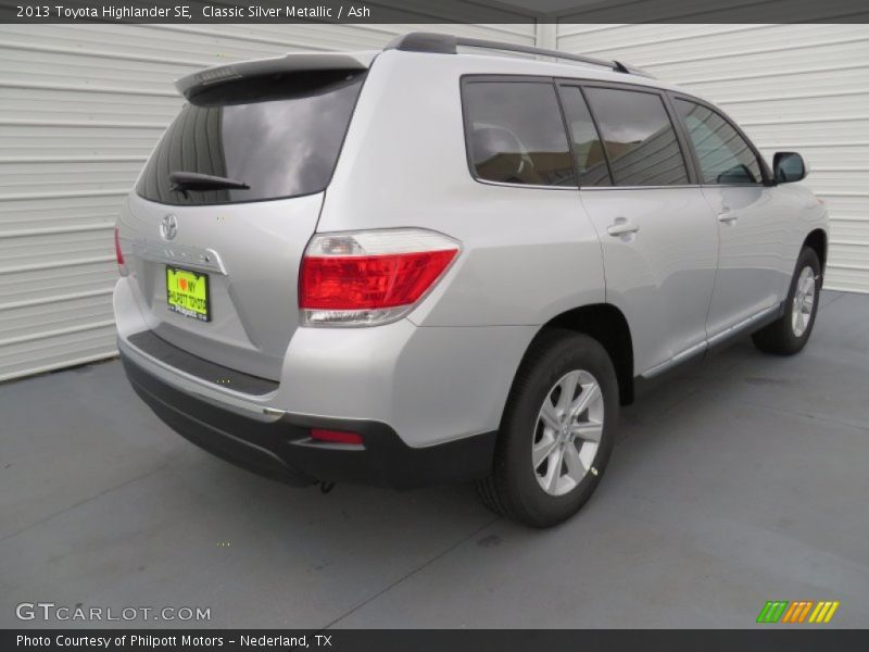 Classic Silver Metallic / Ash 2013 Toyota Highlander SE