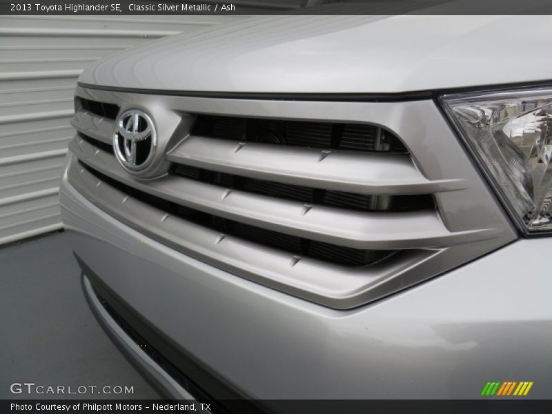 Classic Silver Metallic / Ash 2013 Toyota Highlander SE