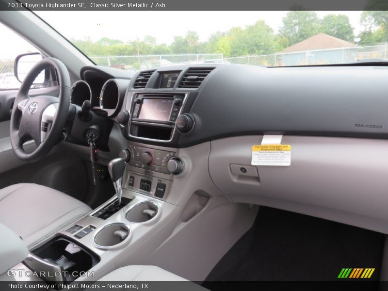 Classic Silver Metallic / Ash 2013 Toyota Highlander SE