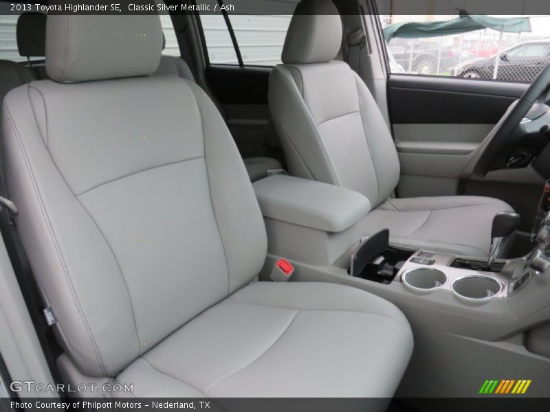 Classic Silver Metallic / Ash 2013 Toyota Highlander SE