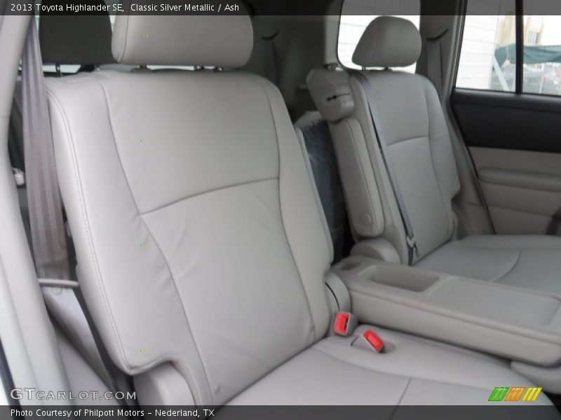 Classic Silver Metallic / Ash 2013 Toyota Highlander SE