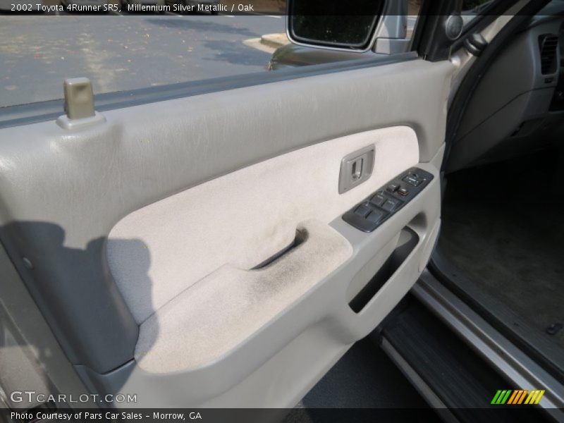 Millennium Silver Metallic / Oak 2002 Toyota 4Runner SR5