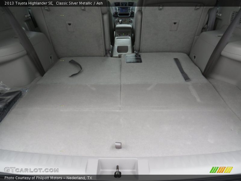 Classic Silver Metallic / Ash 2013 Toyota Highlander SE