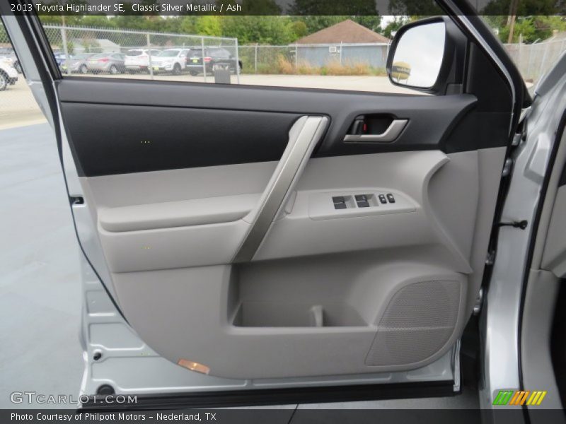 Classic Silver Metallic / Ash 2013 Toyota Highlander SE