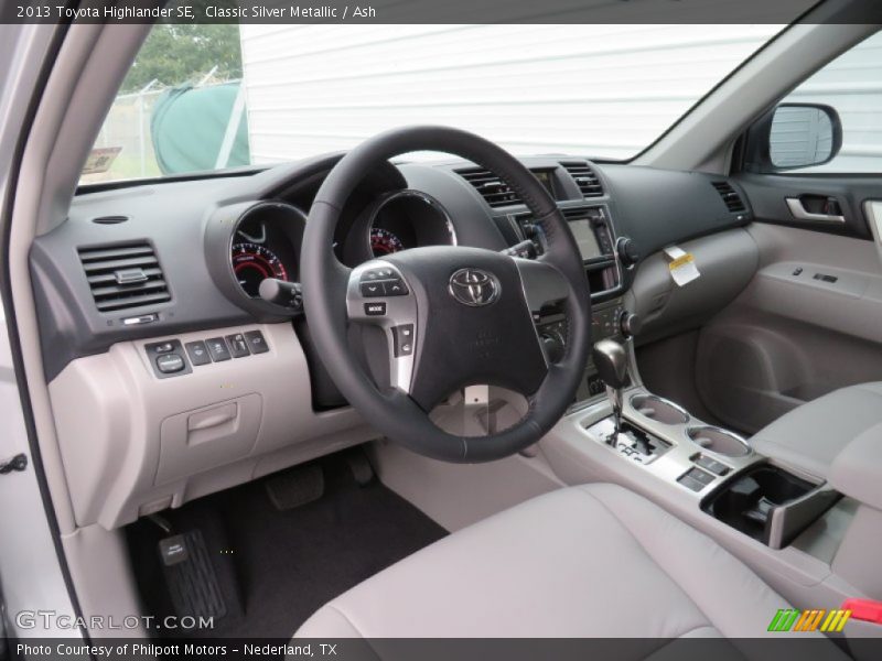 Classic Silver Metallic / Ash 2013 Toyota Highlander SE