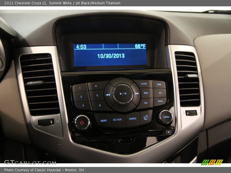 Summit White / Jet Black/Medium Titanium 2011 Chevrolet Cruze LS