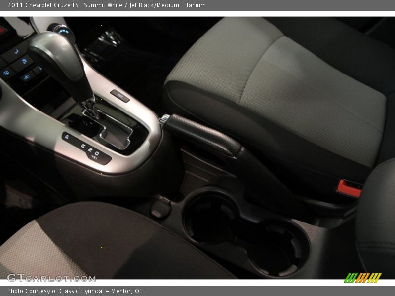 Summit White / Jet Black/Medium Titanium 2011 Chevrolet Cruze LS