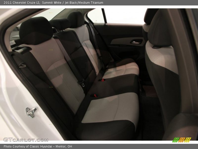 Summit White / Jet Black/Medium Titanium 2011 Chevrolet Cruze LS