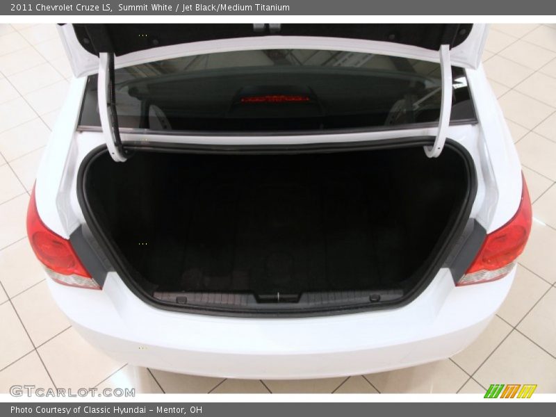 Summit White / Jet Black/Medium Titanium 2011 Chevrolet Cruze LS