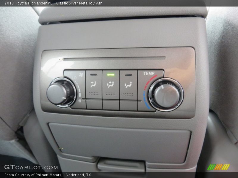 Classic Silver Metallic / Ash 2013 Toyota Highlander V6