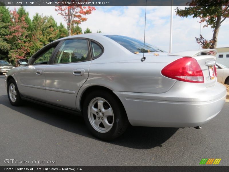 Silver Frost Metallic / Medium/Dark Flint 2007 Ford Taurus SE