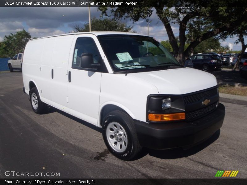 Front 3/4 View of 2014 Express 1500 Cargo WT