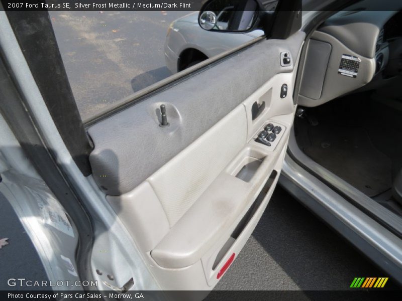 Silver Frost Metallic / Medium/Dark Flint 2007 Ford Taurus SE