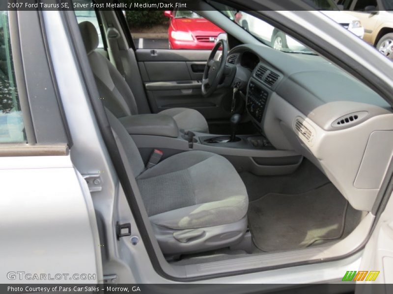 Silver Frost Metallic / Medium/Dark Flint 2007 Ford Taurus SE