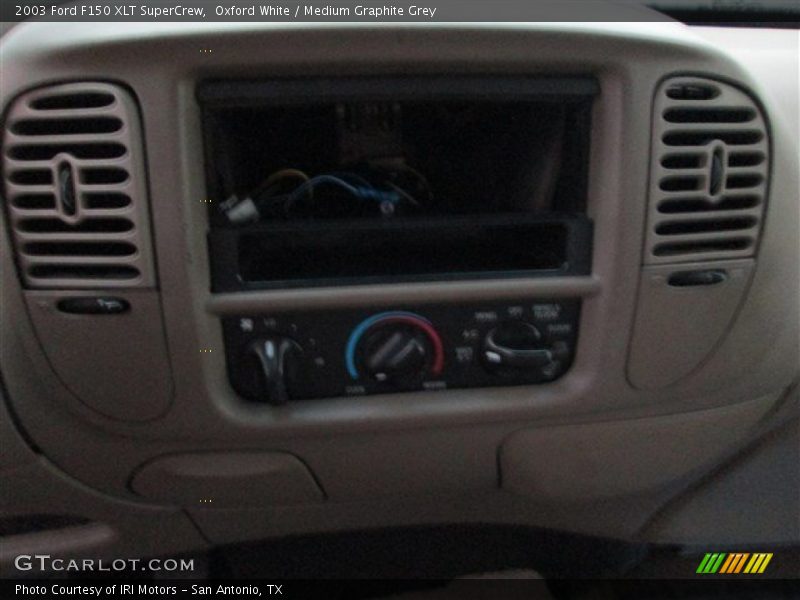 Oxford White / Medium Graphite Grey 2003 Ford F150 XLT SuperCrew