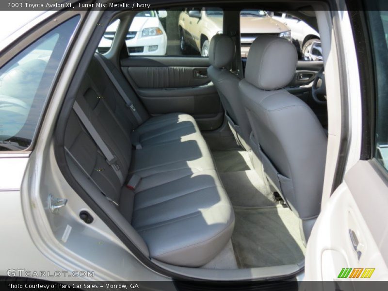Lunar Mist Metallic / Ivory 2003 Toyota Avalon XL