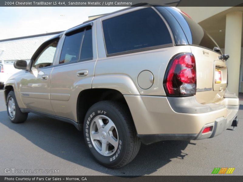Sandstone Metallic / Light Cashmere 2004 Chevrolet TrailBlazer LS 4x4