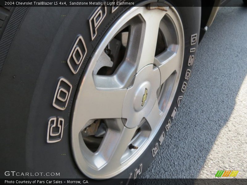 Sandstone Metallic / Light Cashmere 2004 Chevrolet TrailBlazer LS 4x4