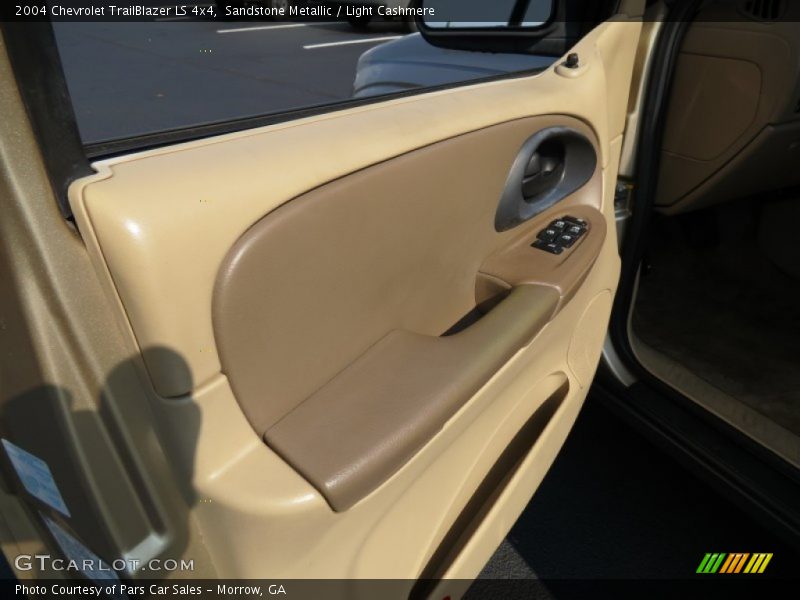 Sandstone Metallic / Light Cashmere 2004 Chevrolet TrailBlazer LS 4x4