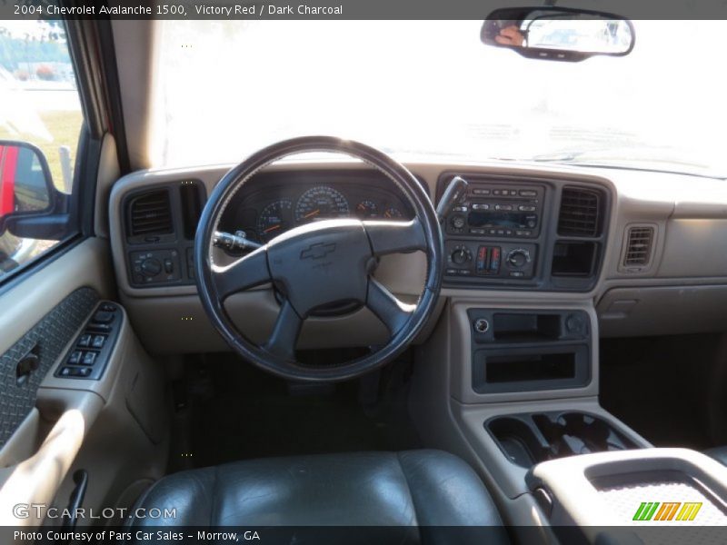 Victory Red / Dark Charcoal 2004 Chevrolet Avalanche 1500